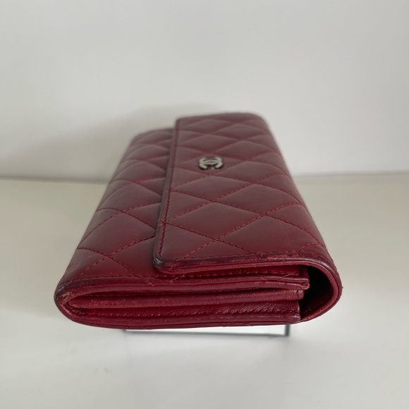 CHANEL Quilted Matelasse Lambskin Wallet - Picture 6 of 11